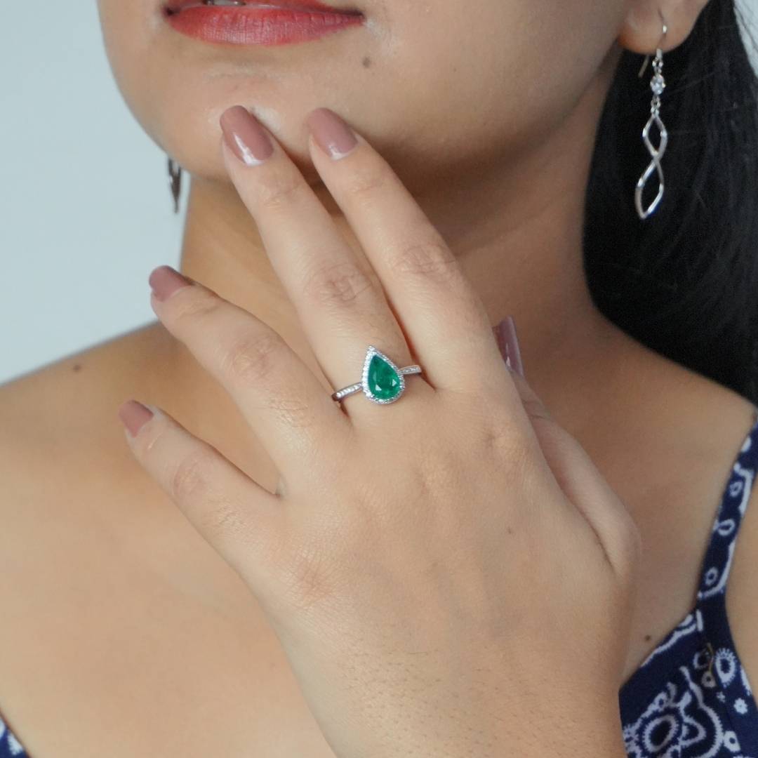 Silver Teardrop Emerald Ring