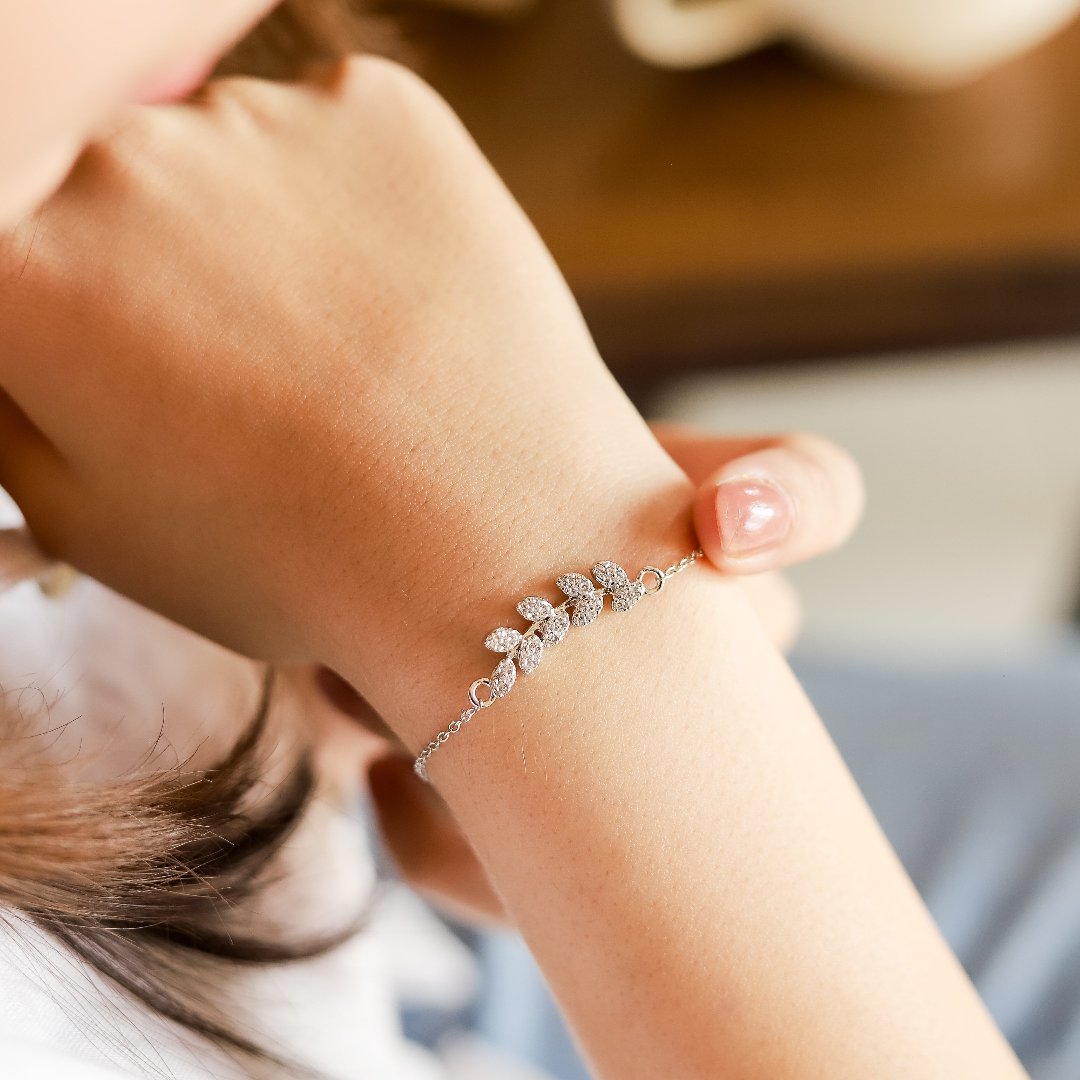 Bracelet with Leaf Design, 6.5+2" Adjustable