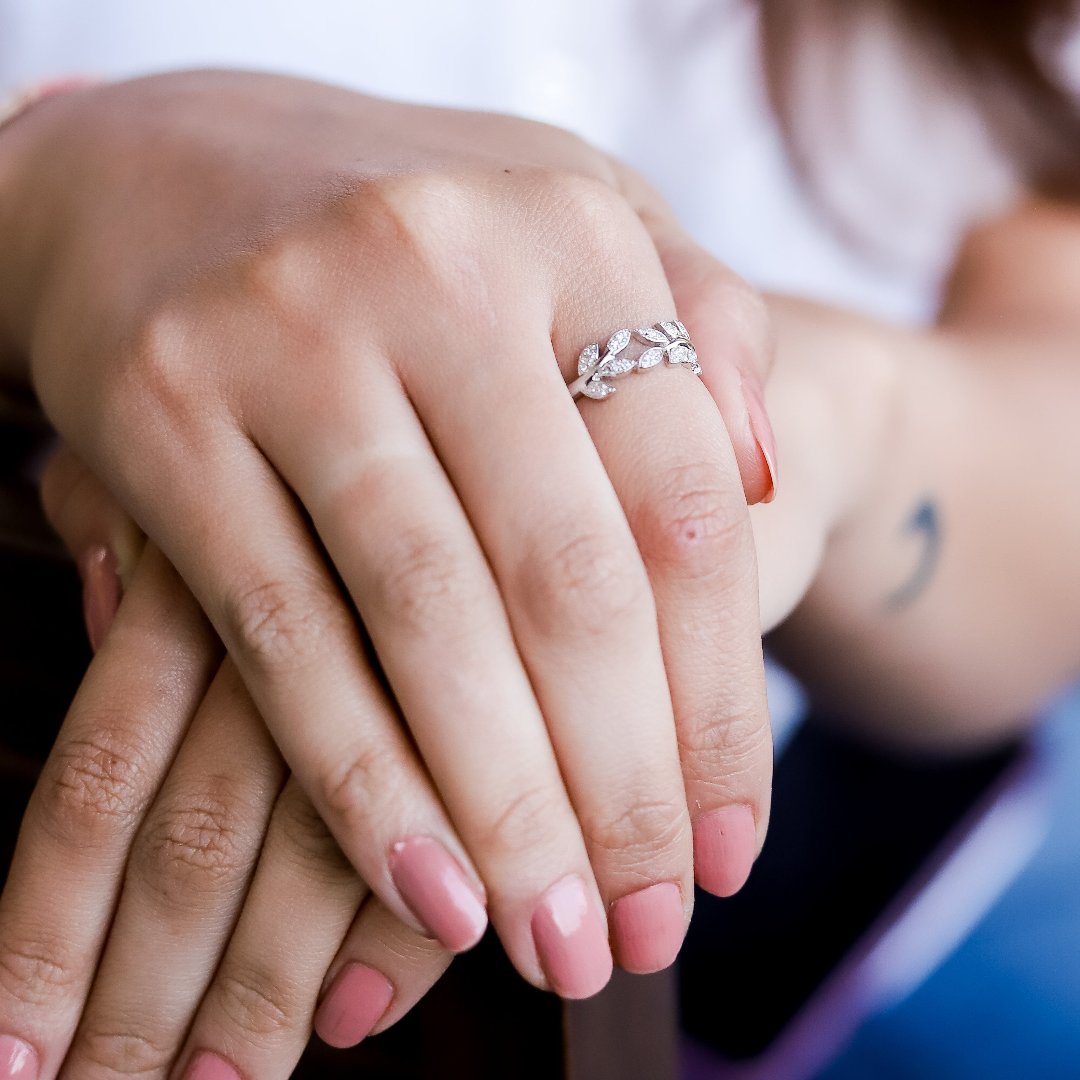 Adjustable Zircon-Studded Leaf Ring