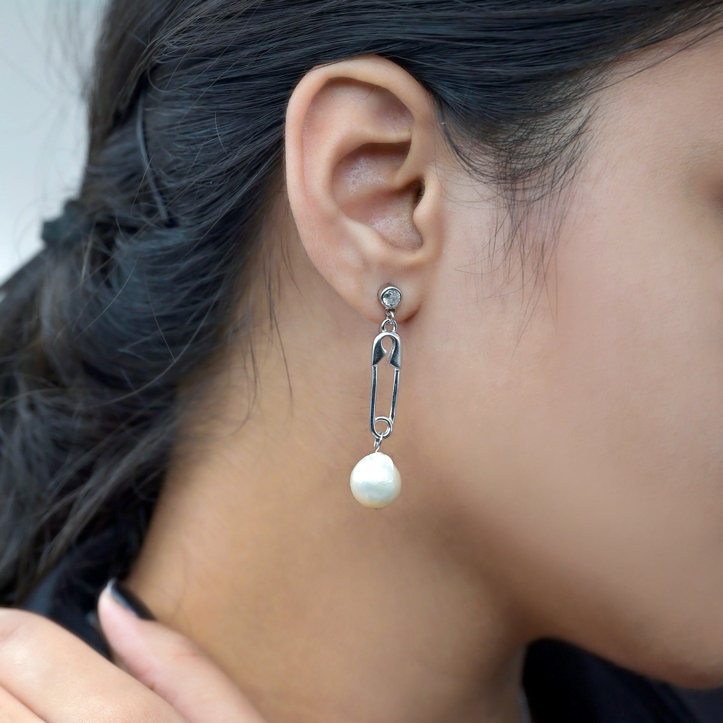 Silver Pearl Drop Earring